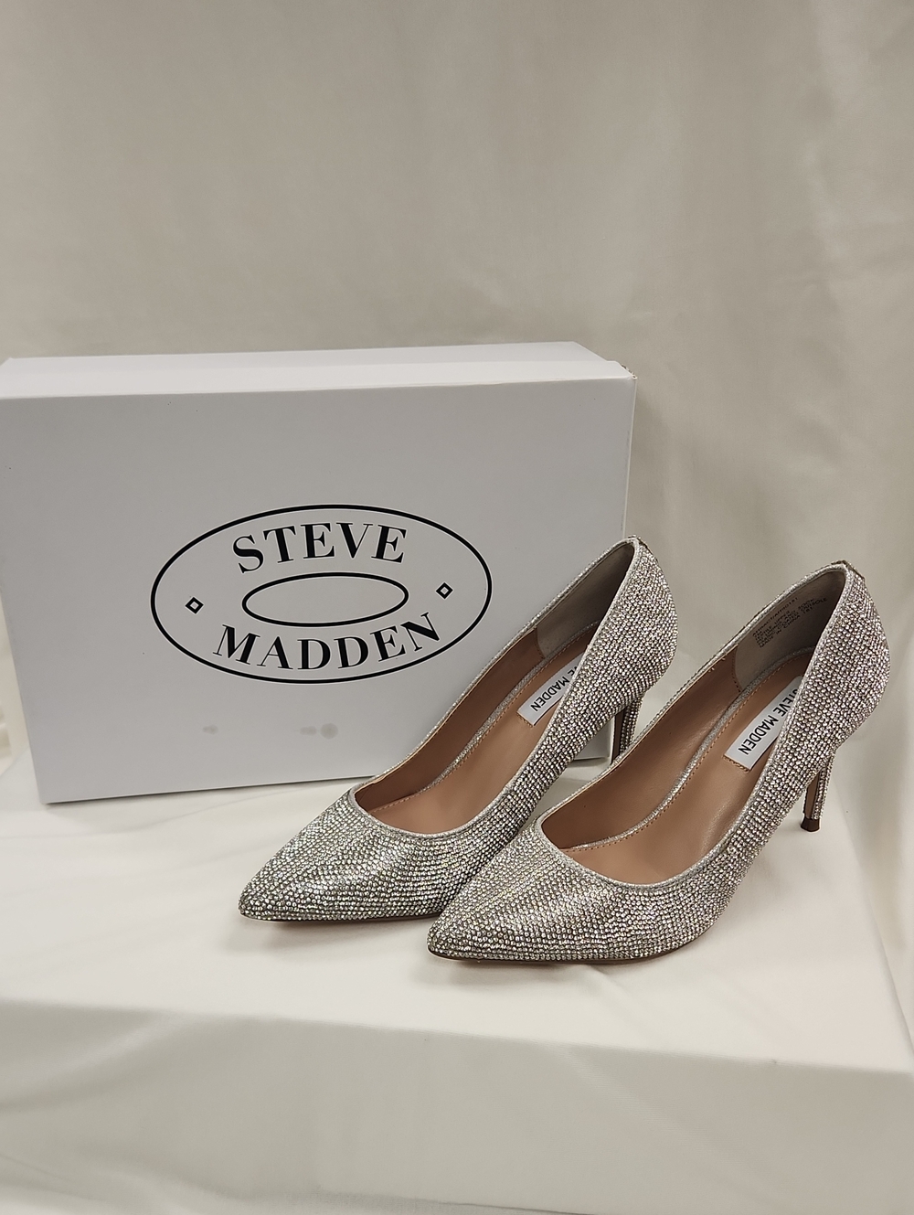 👠Steve Madden Women's Silver Crystal Pointed Toe Pumps SZ 7